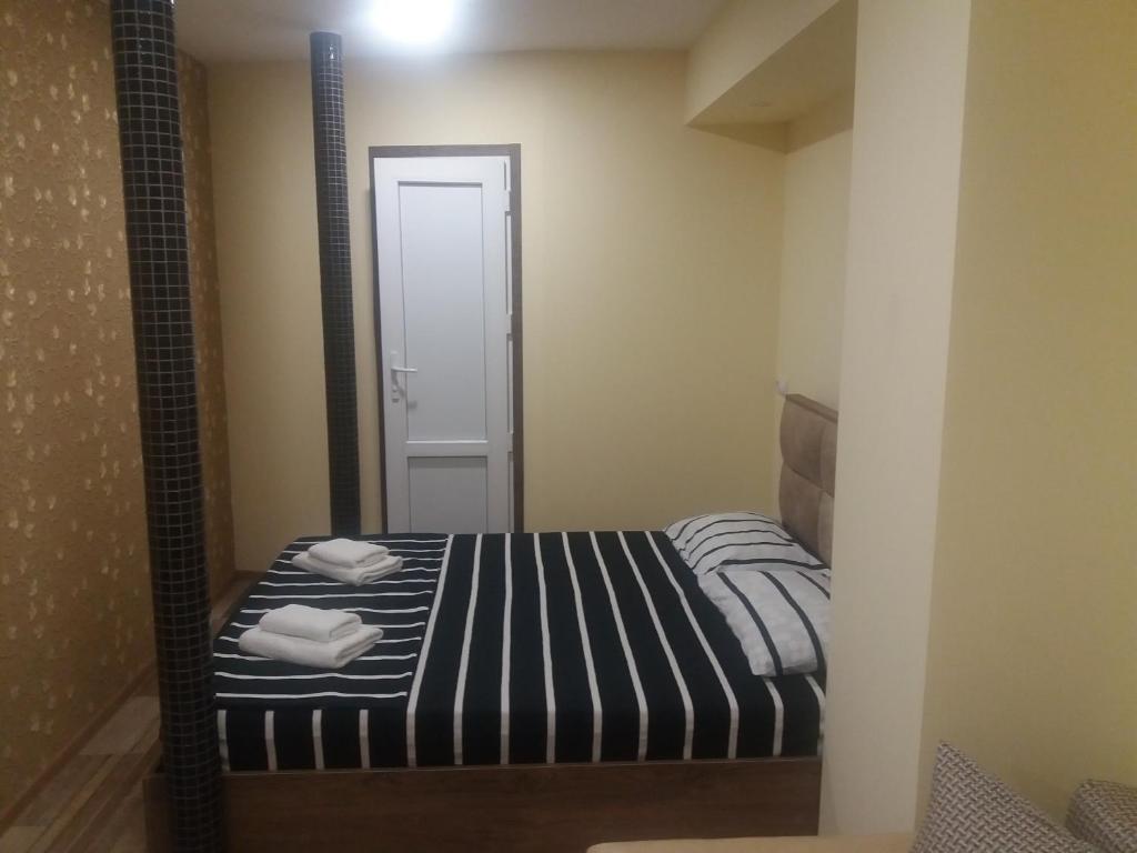 Vakhtang Gorgasali apartment room 1